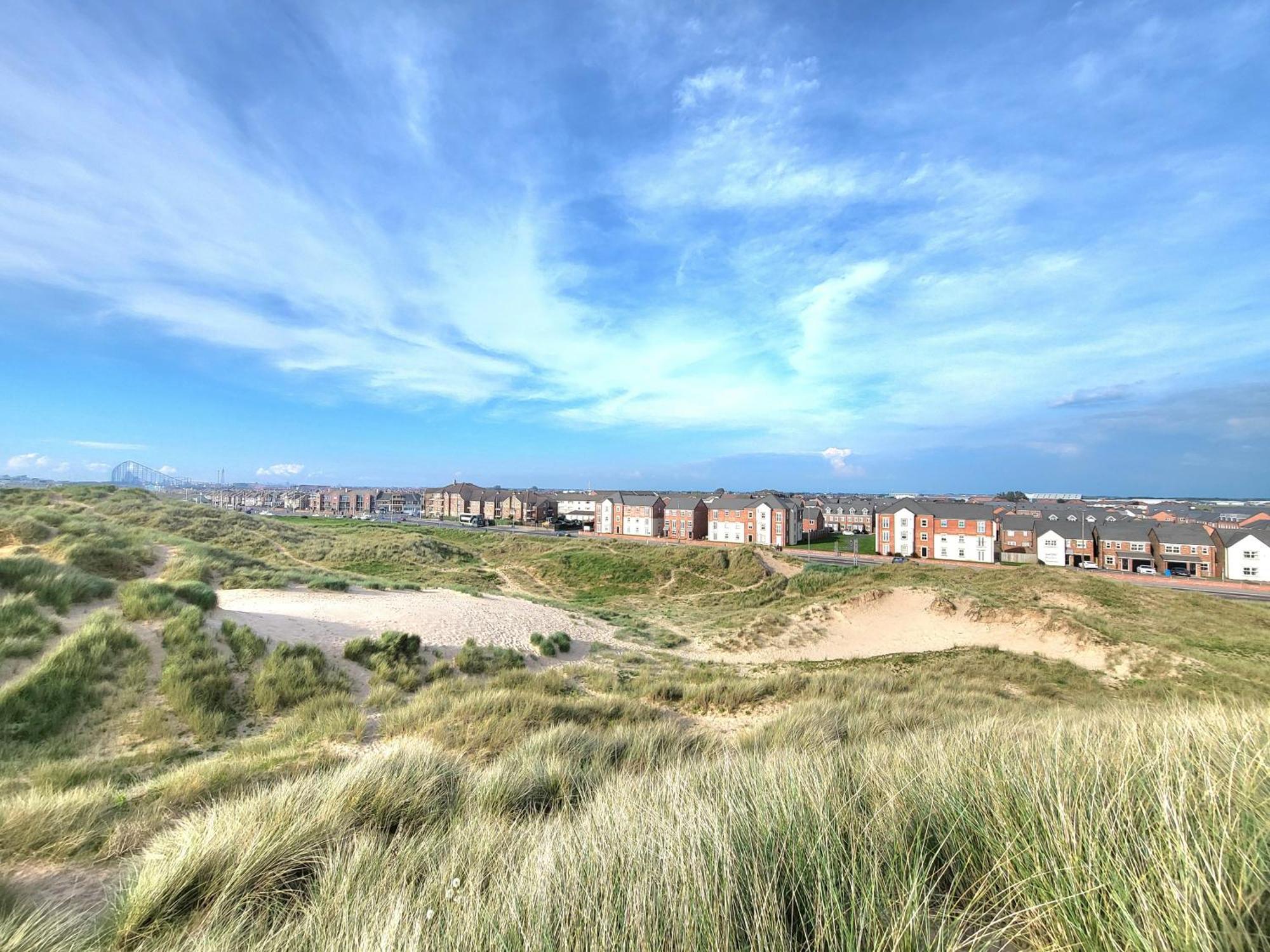 Seaside Beach Themed Home With Garden And Driveway Lytham St Annes Buitenkant foto