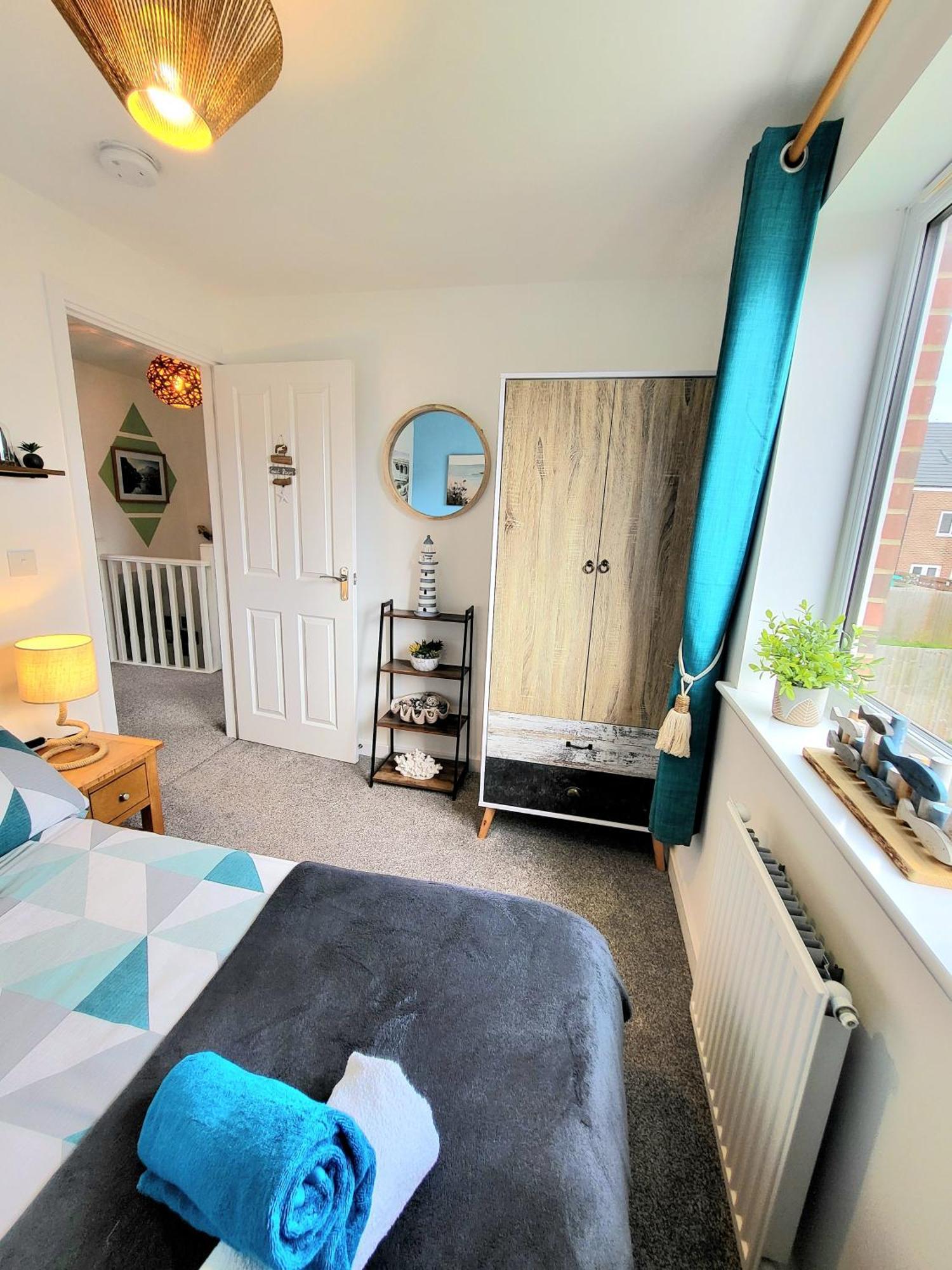 Seaside Beach Themed Home With Garden And Driveway Lytham St Annes Buitenkant foto