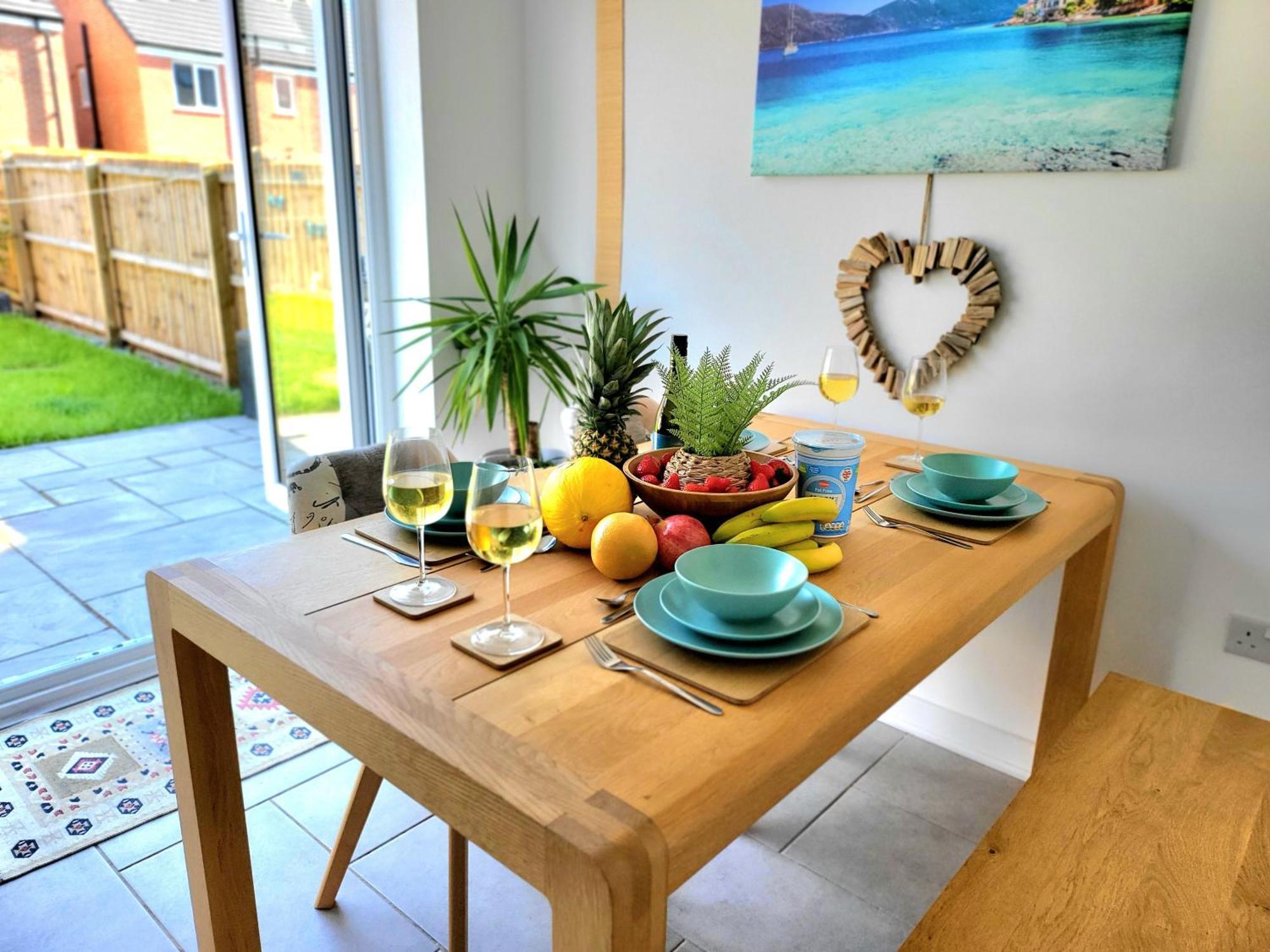 Seaside Beach Themed Home With Garden And Driveway Lytham St Annes Buitenkant foto